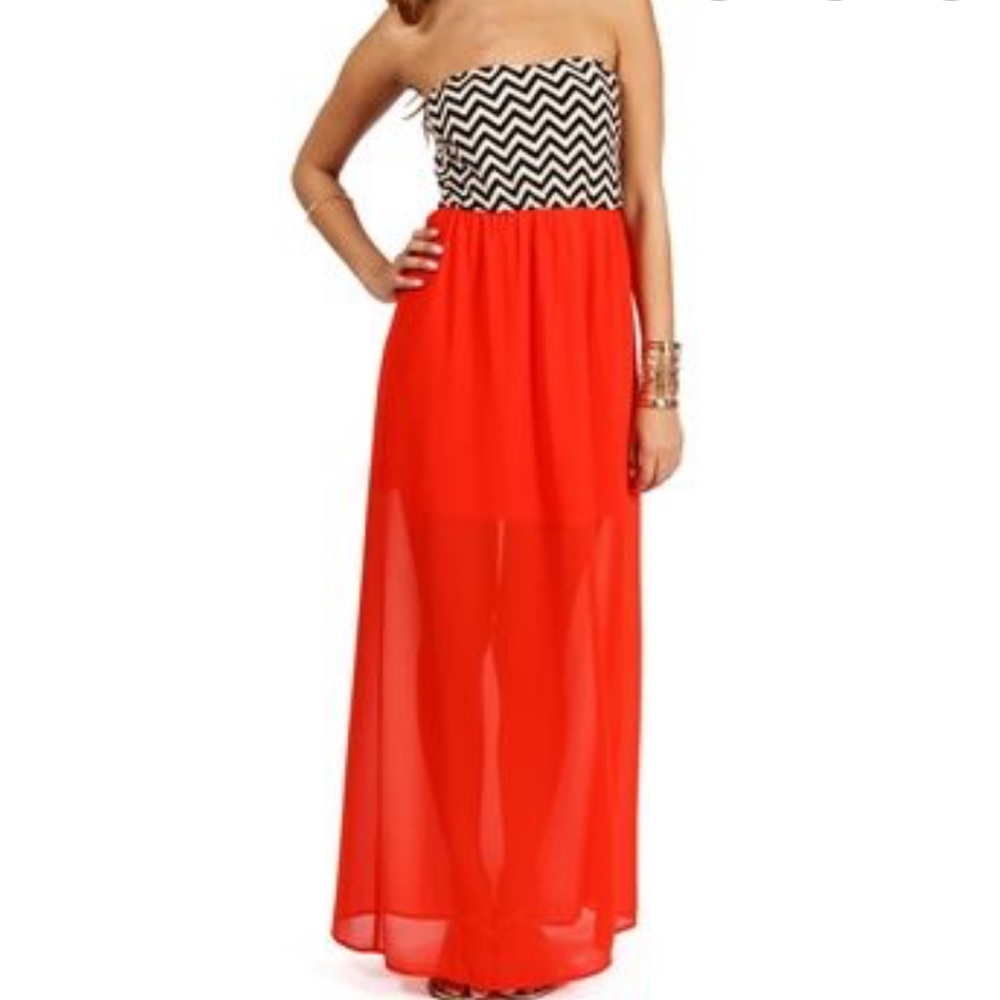 ✨WINDSOR Chevron Strapless Maxi Dress